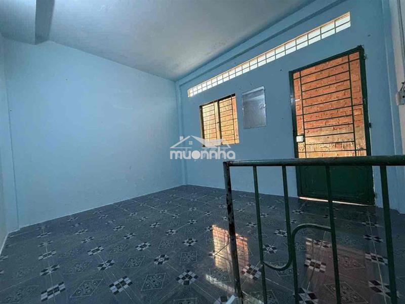 Cho thuê 3 m dai 3 m 1 lầu gần nha thờ bình hưng