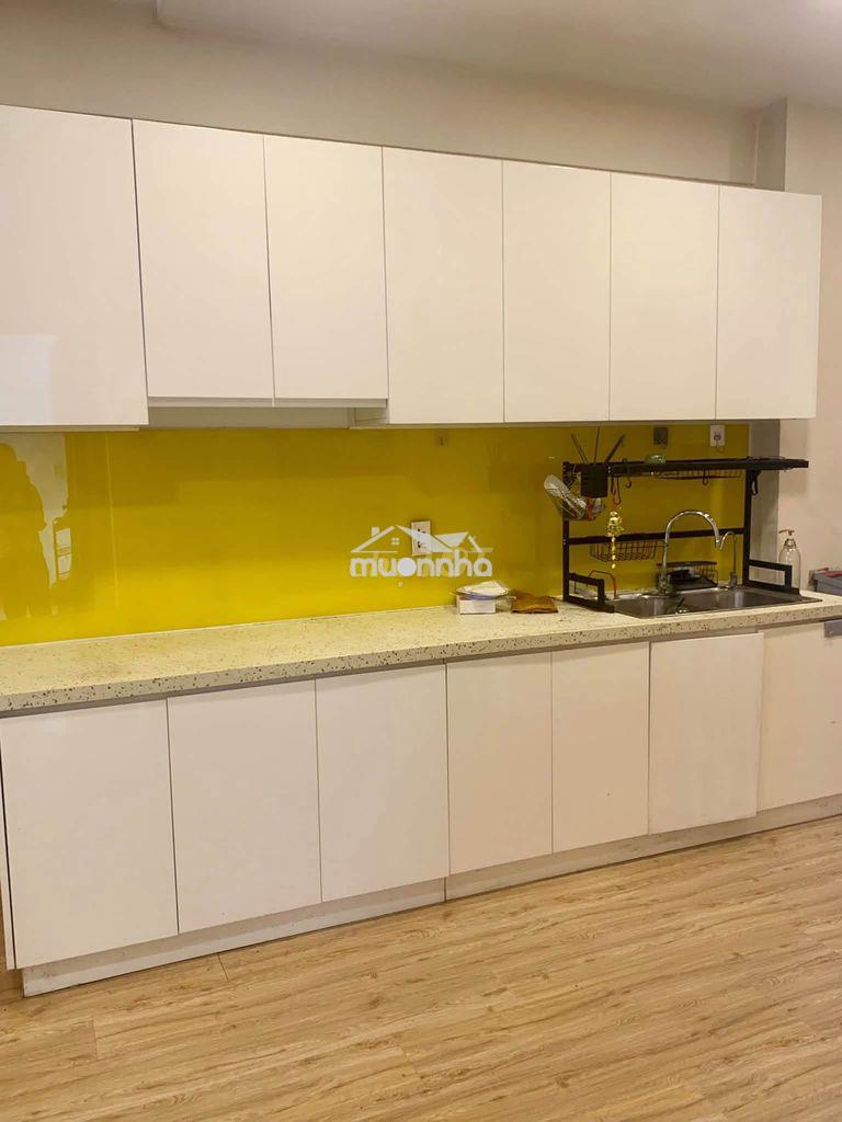 Gấp , cho thuê căn hộ 70m2, 2 pn, 2 wc, full nội thất. cc saigon home