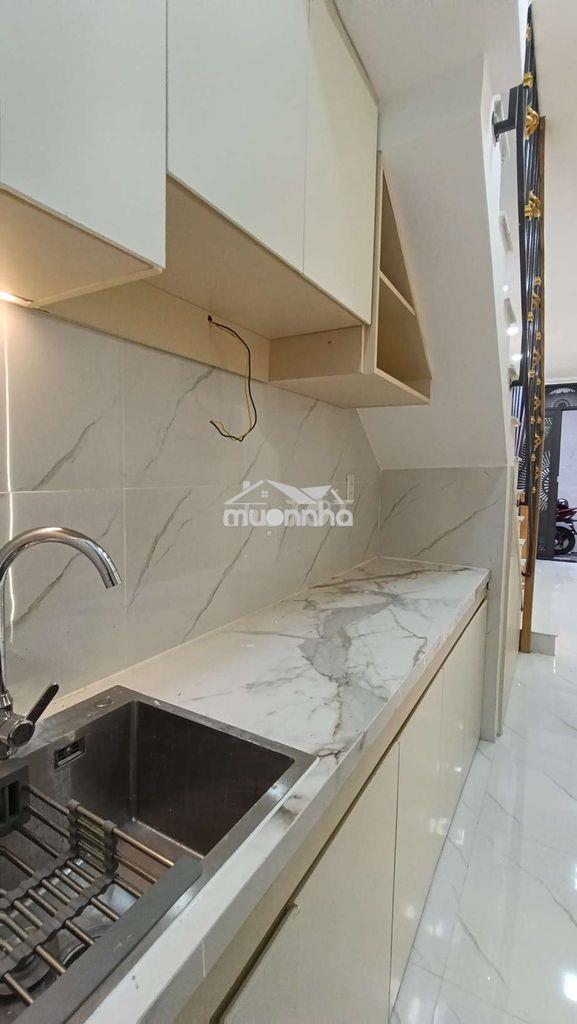 Chỉ 2 đ / 3 tầng / 2pn/ 3 wc / ô tô đỗ cửa/ 1 trục quang trung . - Ảnh 2