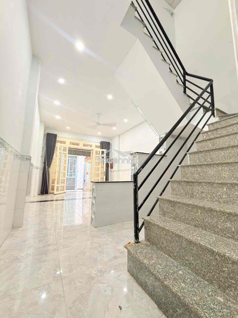 🏠 Nhà cho thuê hẻm hương quê công an xã bình hưng  đi vô hẻm xe 3 gác - Ảnh 2