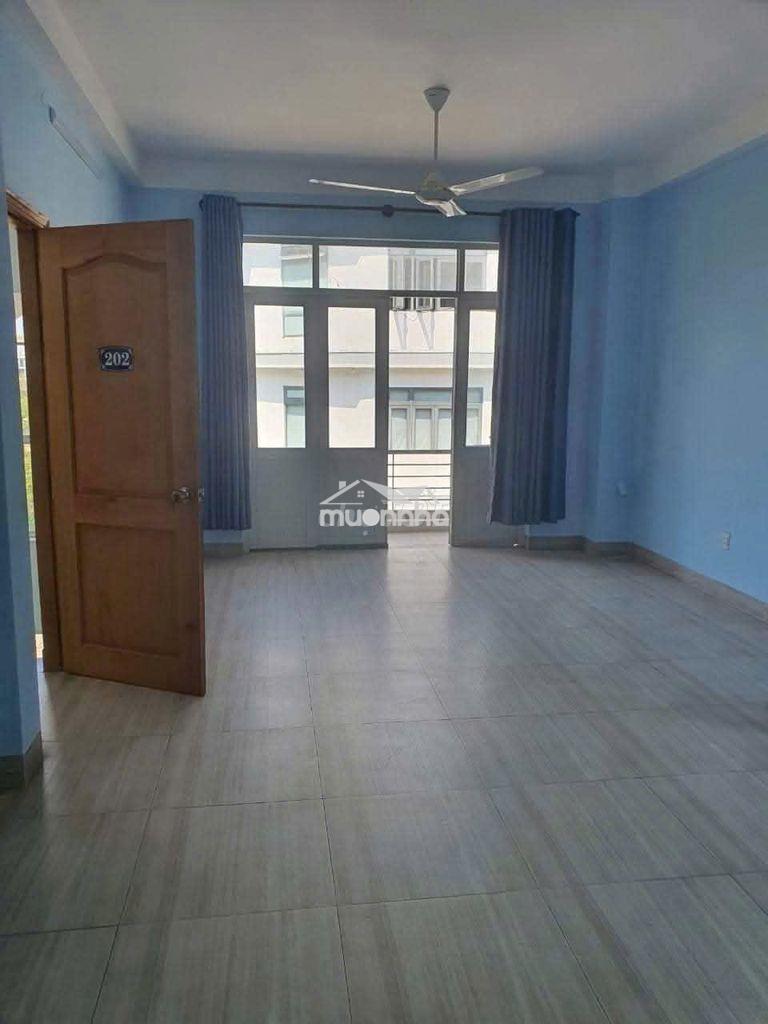 Phòng 50m2,phù hợp gia đình nhỏ, trang bị, máy giặc,ban công rất rộng - Ảnh 4