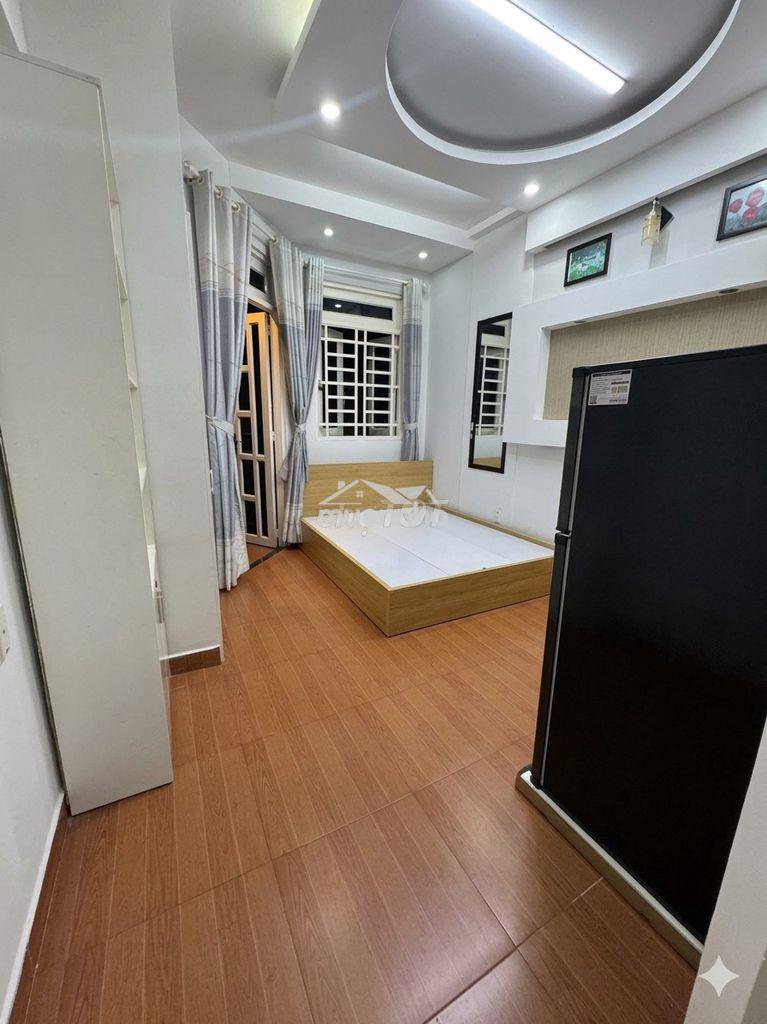 Ban công lầu 1 , 25m2  vạn kiếp-nguyễn văn đậu full nội thất mới 100%