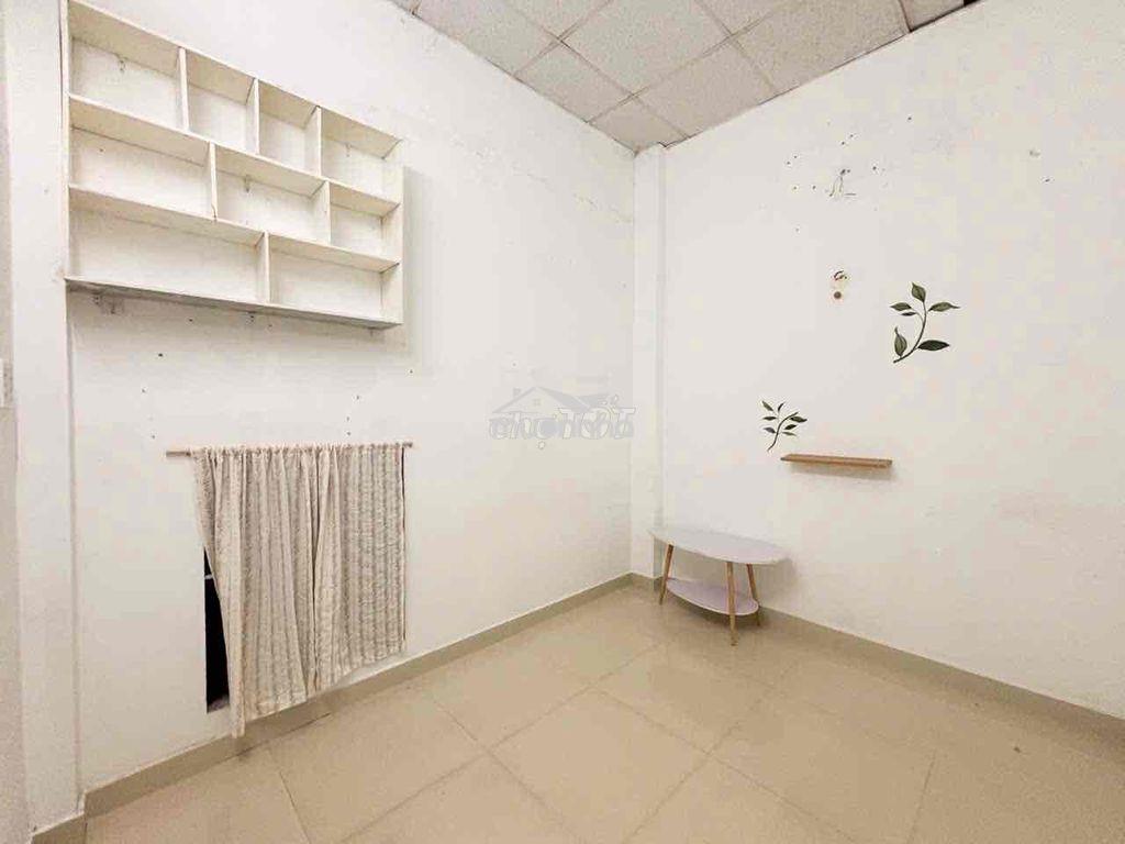 Nhà 2 phòng ngủ 3x10 cách mạng tháng 8 - Ảnh 3