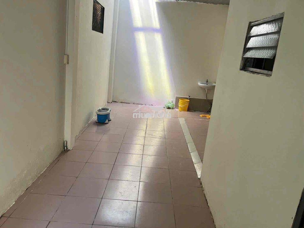 Cho thuê nhà tx52 dt 5x20m 2 phòng ngủ - Ảnh 2