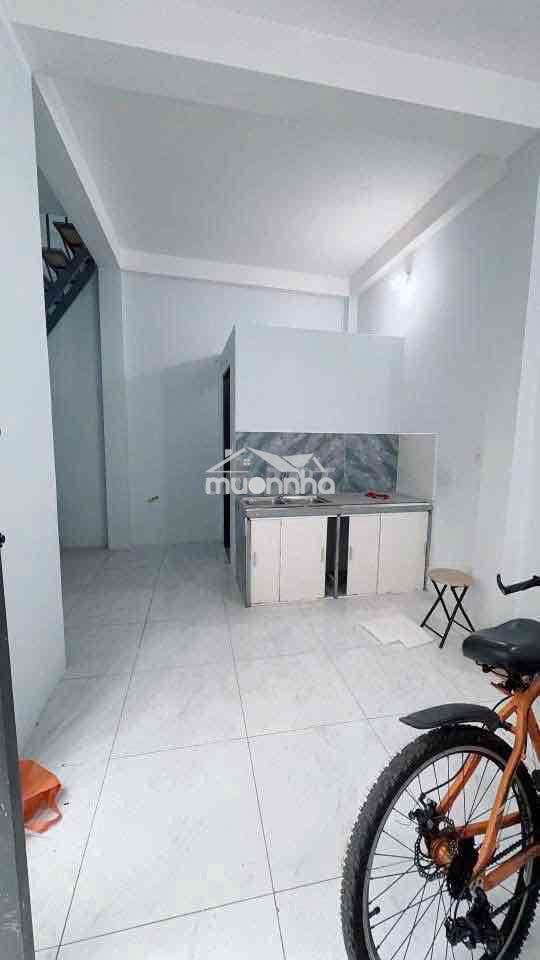 Cho thuê nhà nguyên căn 1 trệt 2 lầu  đường hẻm số 5 linh xuân thủ đức - Ảnh 2