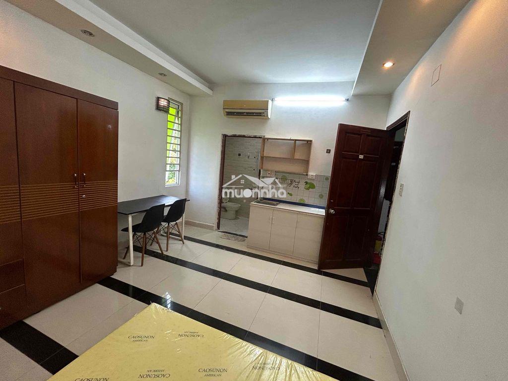 Phòng như hình full nội thất,cửa sổ gió trời - Ảnh 3