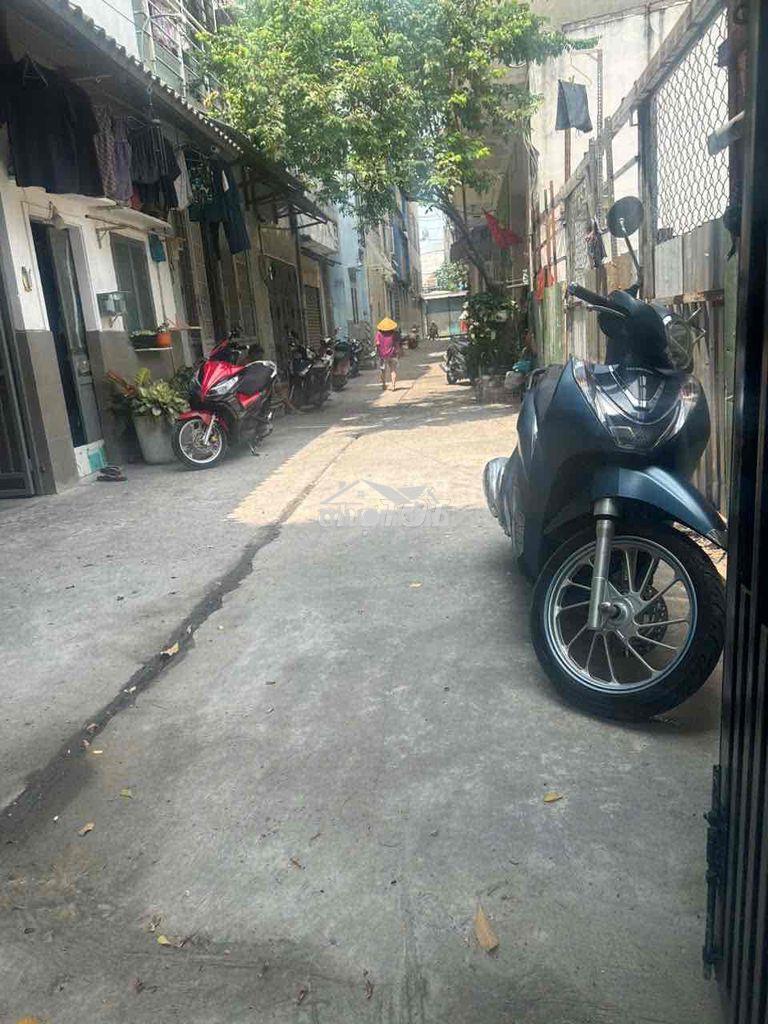 Cho thuê kho 8*12, hẻm xe hơi hương lộ3, ngay aeon