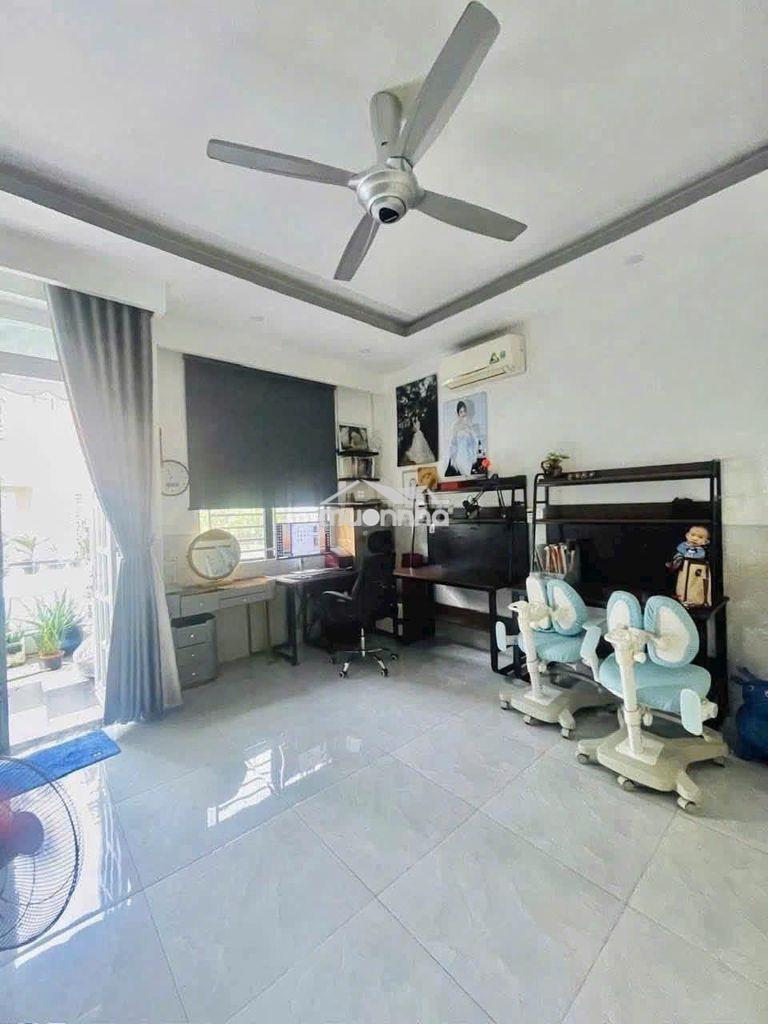 Nhà 1 trệt 3 lầu 5pn 3wc - hẻm 520 quốc lộ 13 - đối diện vạn phúc - Ảnh 4