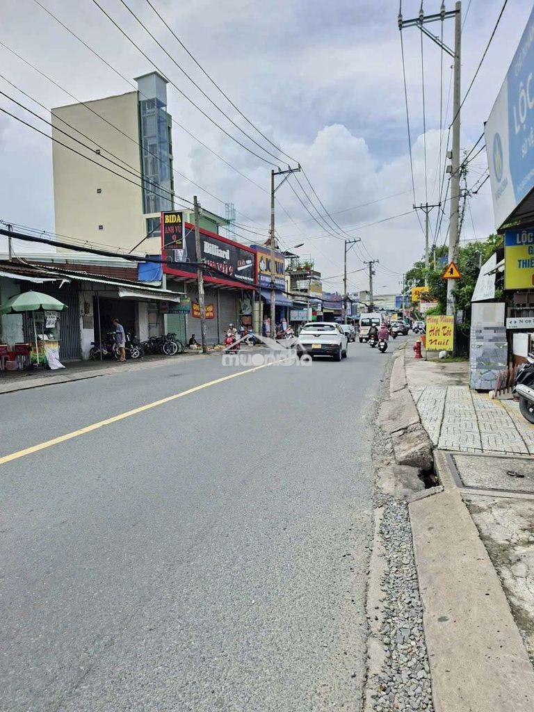 Nhà  vườn  trệt  lửng  150m 