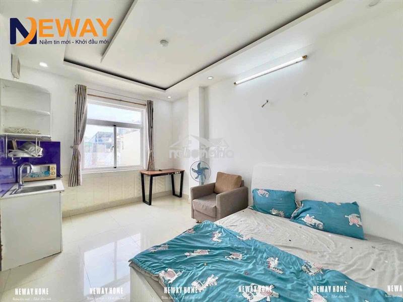 Căn hộ cửa sổ to thoáng mát full nội thất có thang máy kế quận 1
