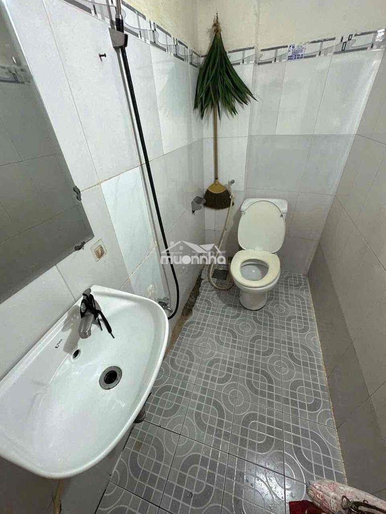 Cho thuê nhà nguyên căn quận 10 - 1 trệt 1 lầu chỉ 5,5 triêu - Ảnh 4