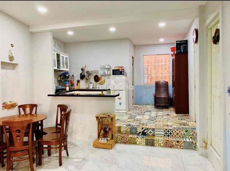 Cho thuê nhà  nguyên căn 120m2 có sân vườn