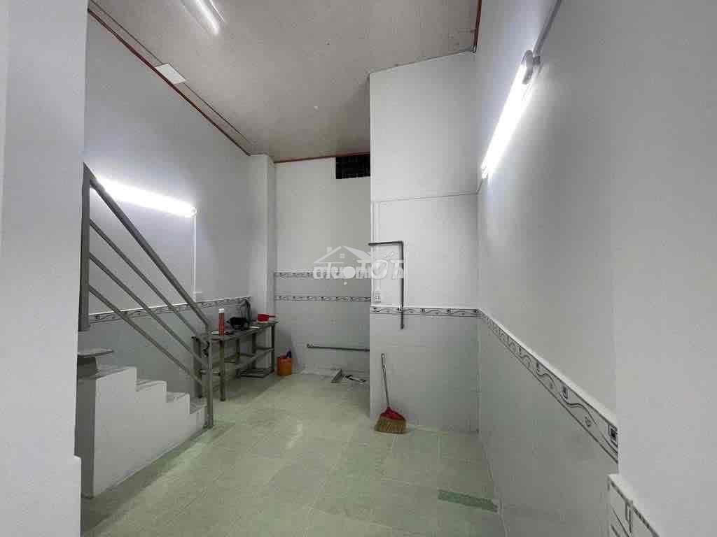 Nhà hẻm thạch lam 3.7x10m trệt gác giá 7.5 triệu - Ảnh 4