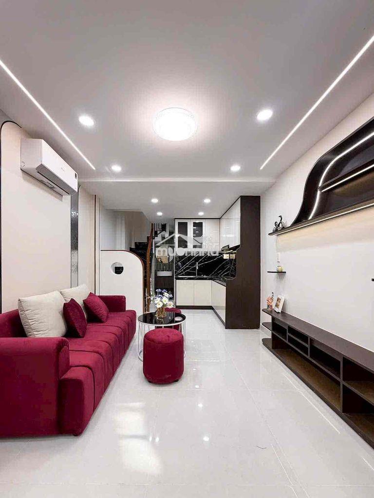 Ngay mặt tiền trần hưng đạo q1 , nhà mới 3 tầng chỉ 5 tỷ nhĩnh