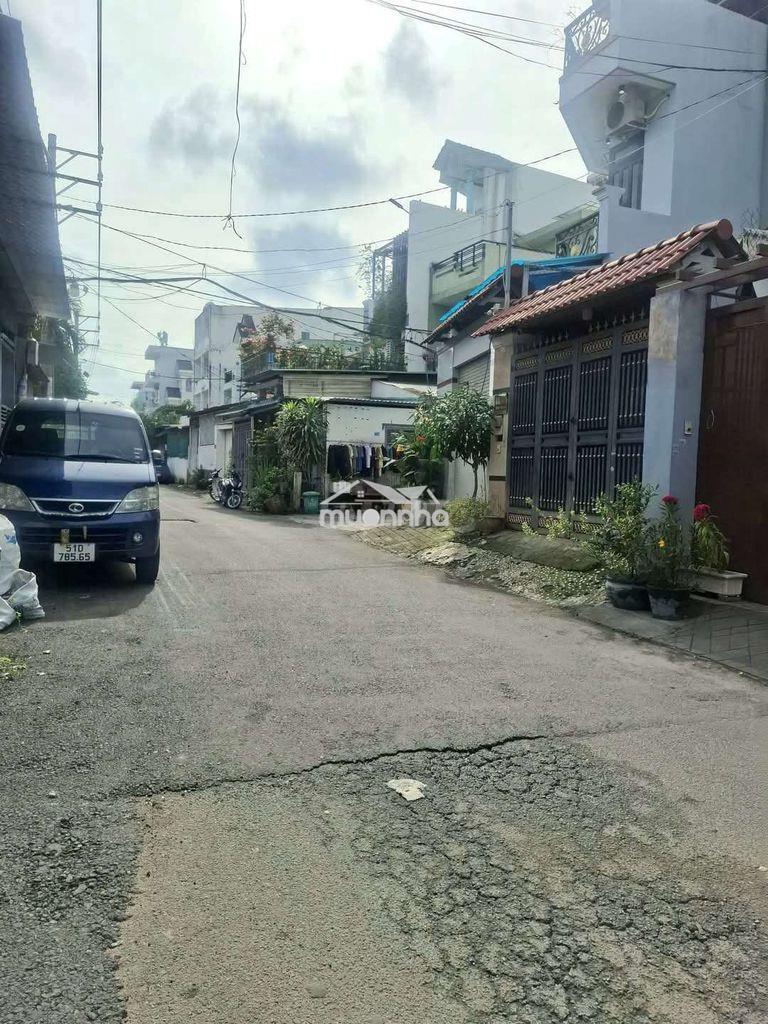 Hẻm tải bự thông tỉnh lộ 10 gần bình trị đông tên lửa mới
