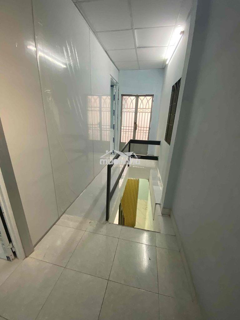 Nguyên căn hêm thờ bờ kè trần văn đang(4x9m 1 lầu 3pn2wc) - Ảnh 2