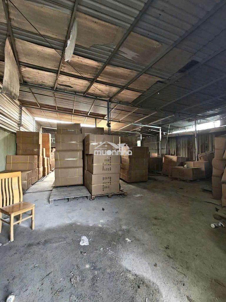 Kho xưởng sản xuất 250m xe tải