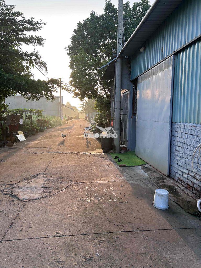 Cần bán nhà xưởng nhỏ đan sử dụng