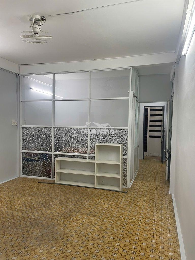 Cho thuê chung cư thanh niên mt bàu cát 2, 53m2, 2pn ban công - Ảnh 2