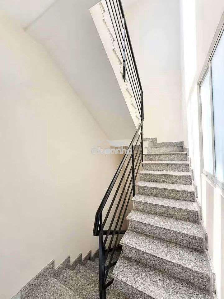 Bán nhà hẻm rộng đường cmtt,p.13,q.10,dt: 4 x 11 - 3 lầu 4 tỷ 98. - Ảnh 3