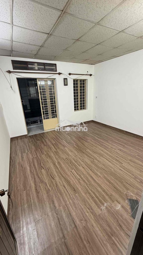 Bán nhà hẻm xe hơi ngay chân cầu kênh tẻ giá cực rẻ - Ảnh 4