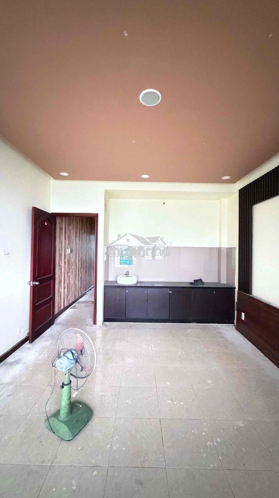 Nhà mặt tiền phạm văn đồng 4pn phù hợp đa ngành văn phòng cty spa.. - Ảnh 4